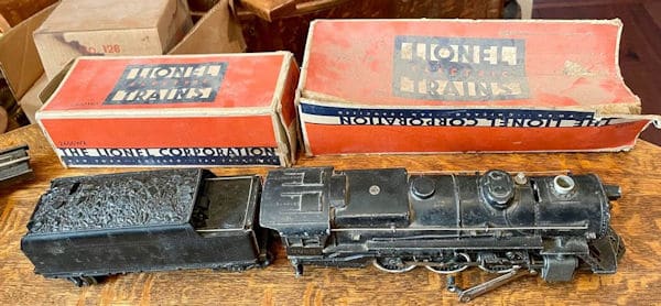 Lionel 2025 Locomotive & 2466W Tender - Image 2