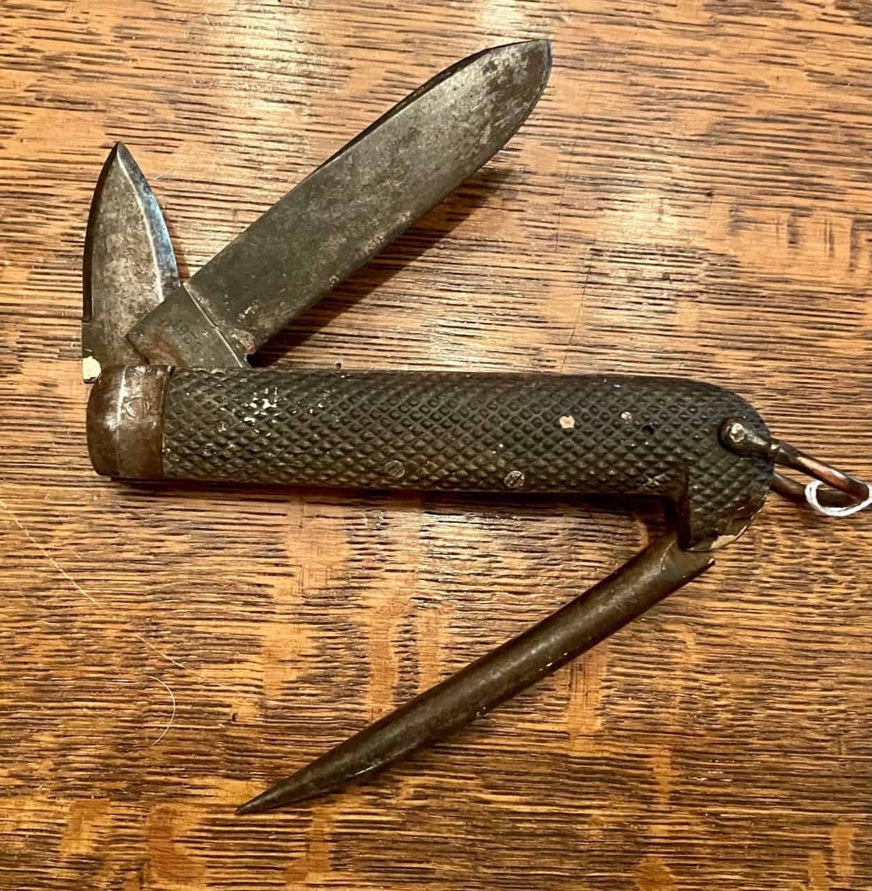 Wade & Butcher WWII British Military Folding Knife