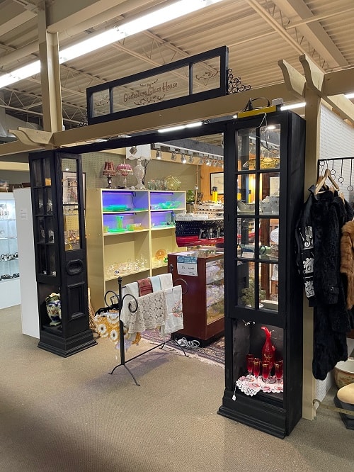 Market Road Antiques - The Glastonbury Glass House booth